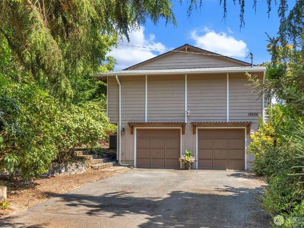 19524 53rd Avenue NE, Lake Forest Park WA 98155