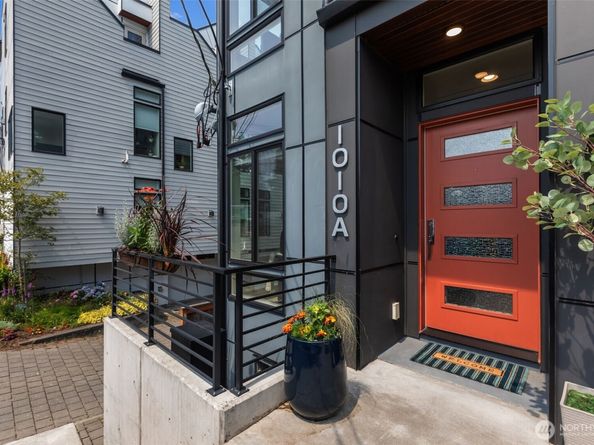 1010 A NE 92nd Street, Seattle WA 98115