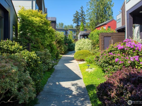 449 Sprout Path NW, Bainbridge Island WA 98110