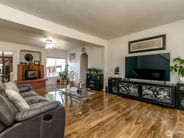 212 2nd Avenue N, Algona WA 98001