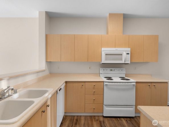 14723 1st Lane NE 102, Duvall WA 98019