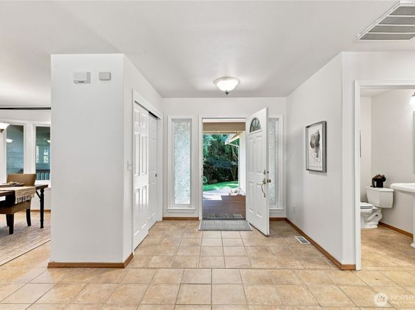 17523 Maple Hill Avenue NE, Poulsbo WA 98370