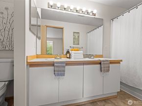 5410 S 236th Place, Kent WA 98032