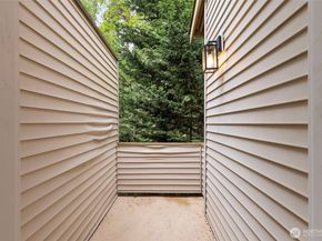 4719 NW Walgren Drive 106, Silverdale WA 98383