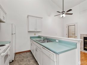 4719 NW Walgren Drive 106, Silverdale WA 98383