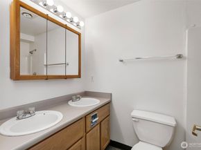 4719 NW Walgren Drive 106, Silverdale WA 98383