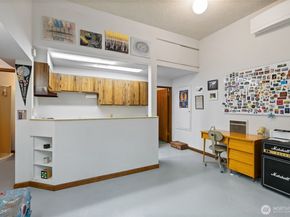 3068 169th Avenue NE, Bellevue WA 98008