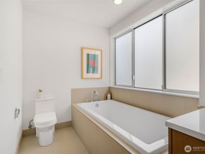 307 14th Avenue E B, Seattle WA 98112
