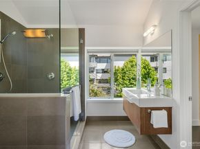 307 14th Avenue E B, Seattle WA 98112
