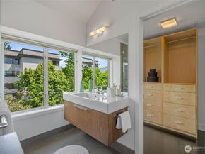 307 14th Avenue E B, Seattle WA 98112