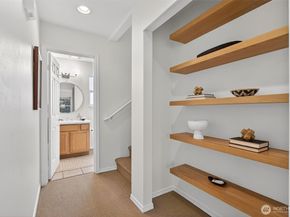 9257 Interlake Avenue N, Seattle WA 98103