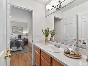 9257 Interlake Avenue N, Seattle WA 98103