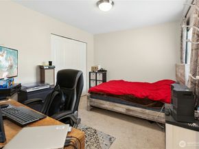 16918 Woodside Drive SE, Renton WA 98058