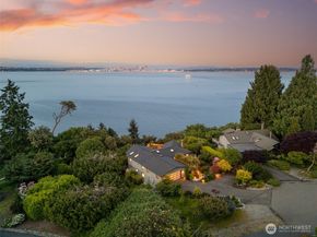 10847 Bill Point Bluff NE, Bainbridge Island WA 98110