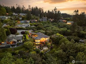 10847 Bill Point Bluff NE, Bainbridge Island WA 98110