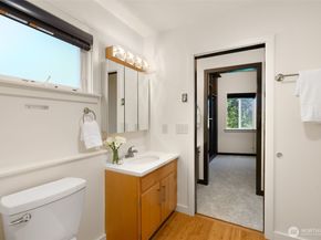 10847 Bill Point Bluff NE, Bainbridge Island WA 98110