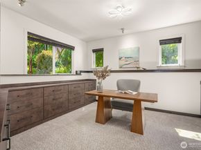 10847 Bill Point Bluff NE, Bainbridge Island WA 98110
