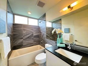 4114 Linden Avenue N A, Seattle WA 98103