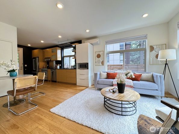 4114 Linden Avenue N A, Seattle WA 98103