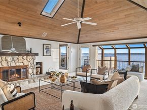 5637 Beach Drive SW, Seattle WA 98136