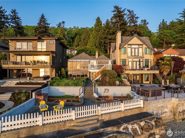 5637 Beach Drive SW, Seattle WA 98136