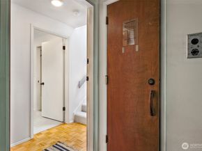 410 13th Avenue E PH 3, Seattle WA 98102