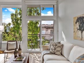410 13th Avenue E PH 3, Seattle WA 98102