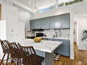 410 13th Avenue E PH 3, Seattle WA 98102