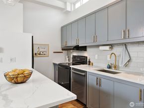 410 13th Avenue E PH 3, Seattle WA 98102