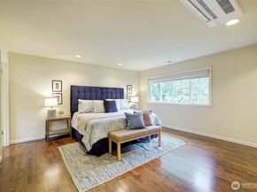 225 131st Avenue NE, Bellevue WA 98005