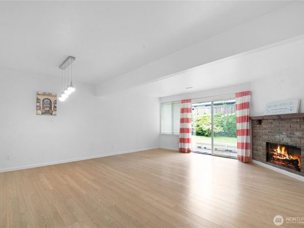 317 SW 112th Street 303, Seattle WA 98146