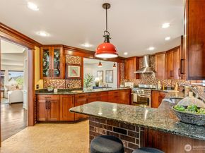 545 Holly Drive, Edmonds WA 98020
