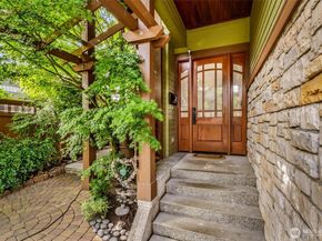 545 Holly Drive, Edmonds WA 98020