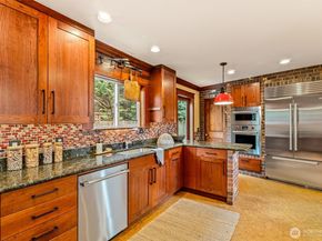 545 Holly Drive, Edmonds WA 98020
