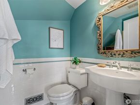 545 Holly Drive, Edmonds WA 98020