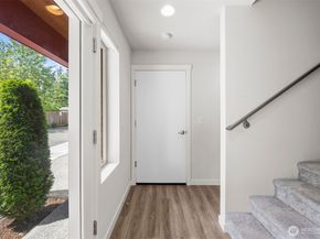 19305 7th Ave W B6, Lynnwood WA 98036
