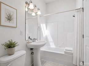 12031 35th Avenue NE A, Seattle WA 98125