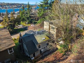1606 Lakeview Boulevard E, Seattle WA 98102