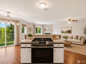 1318 37th Street 1304, Everett WA 98201