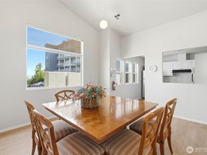 1318 37th Street 1304, Everett WA 98201