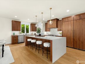 815 130th Avenue NE, Bellevue WA 98005