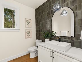 815 130th Avenue NE, Bellevue WA 98005