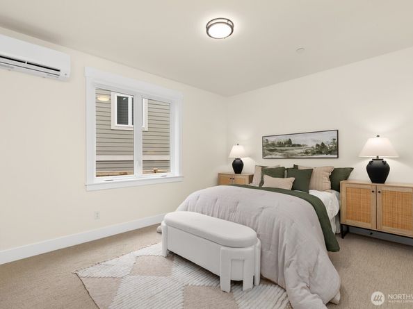 815 130th Avenue NE, Bellevue WA 98005