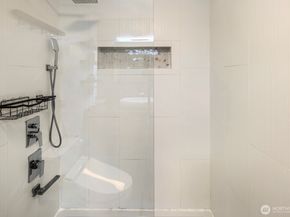 19409 56th Avenue W 202, Lynnwood WA 98036