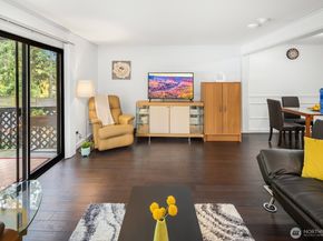 19409 56th Avenue W 202, Lynnwood WA 98036