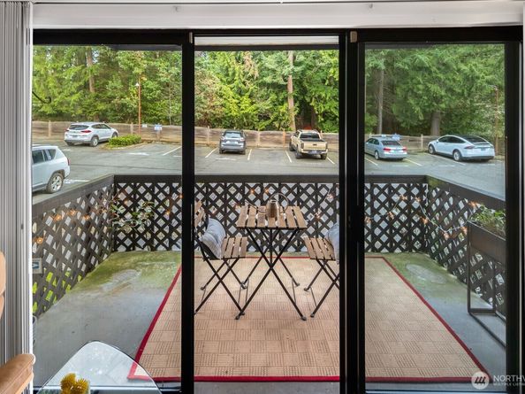 19409 56th Avenue W 202, Lynnwood WA 98036