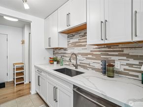 12700 NE 8th Street E104, Bellevue WA 98005