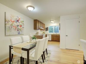 918 N 165th Street 6, Shoreline WA 98133