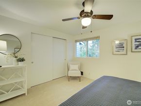 918 N 165th Street 6, Shoreline WA 98133