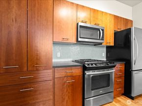 2960 Eastlake Avenue E 111, Seattle WA 98102